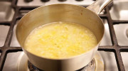 Saus monteren