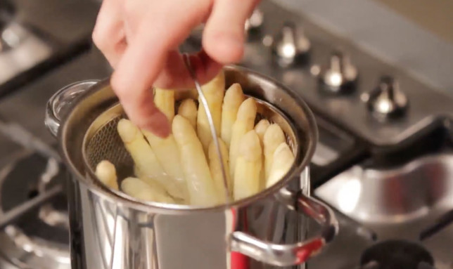 Asperges koken - Video - Allerhande - Albert Heijn