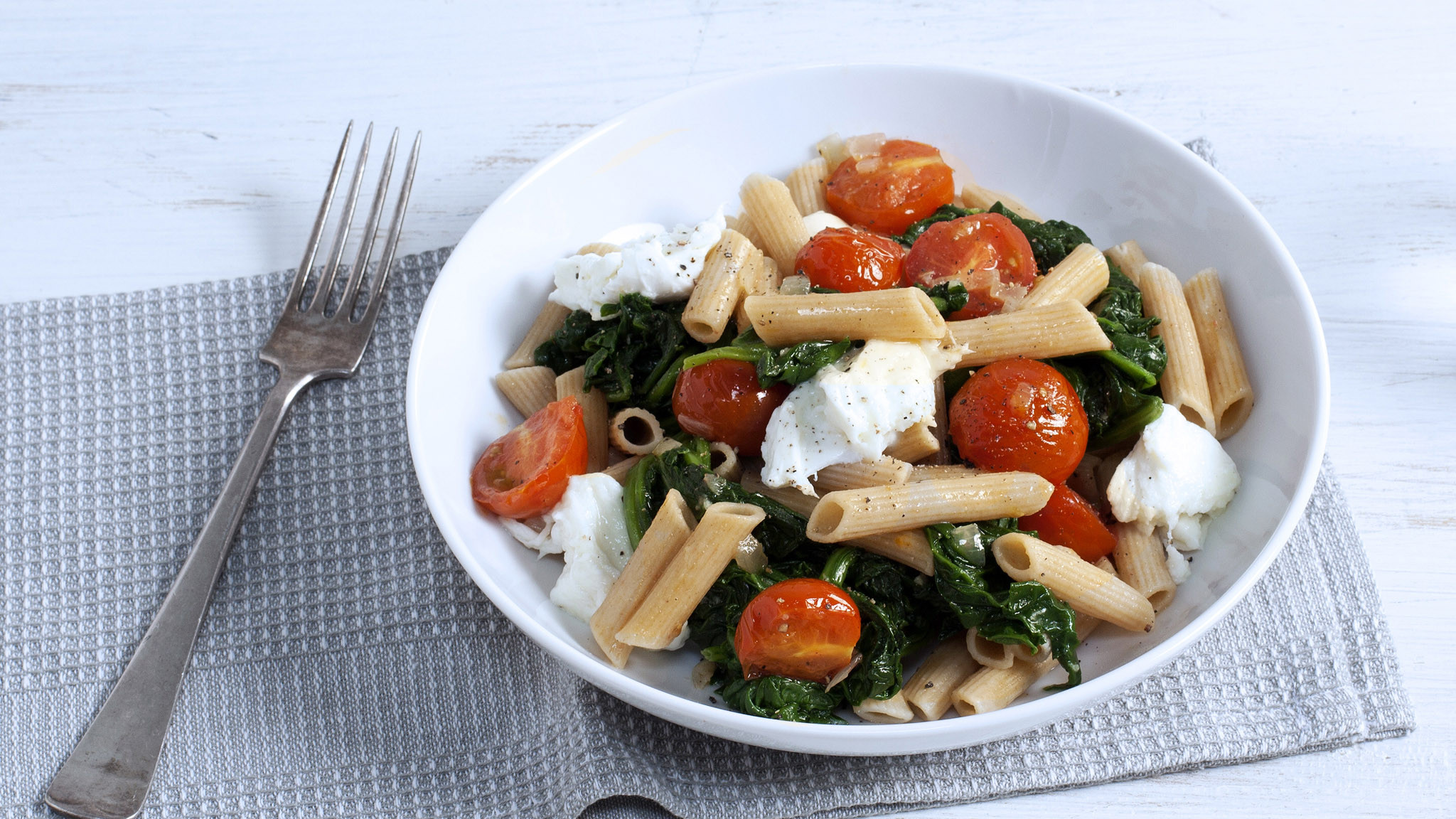pasta spinazie tomaat mozzarella pasta spinazie tomaat mozzarella