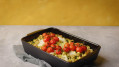 Tortellini-ovenschotel met pesto en geroosterde tomaatjes