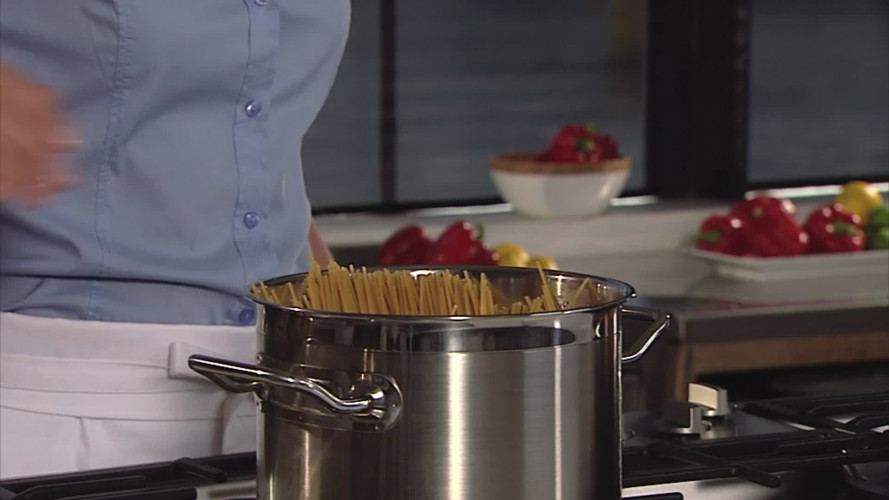 Spaghetti gehakt knoflolijf stap 4