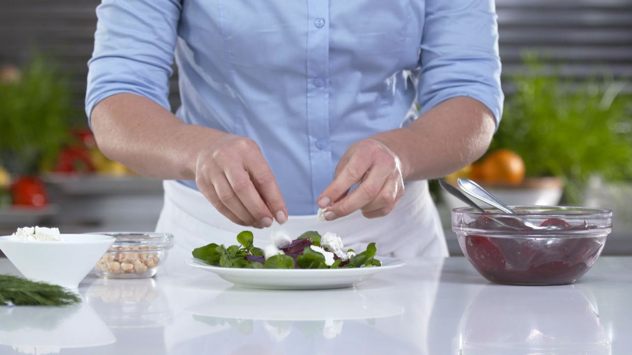 Bietensalade met geitenkaas en hazelnoten stap 5