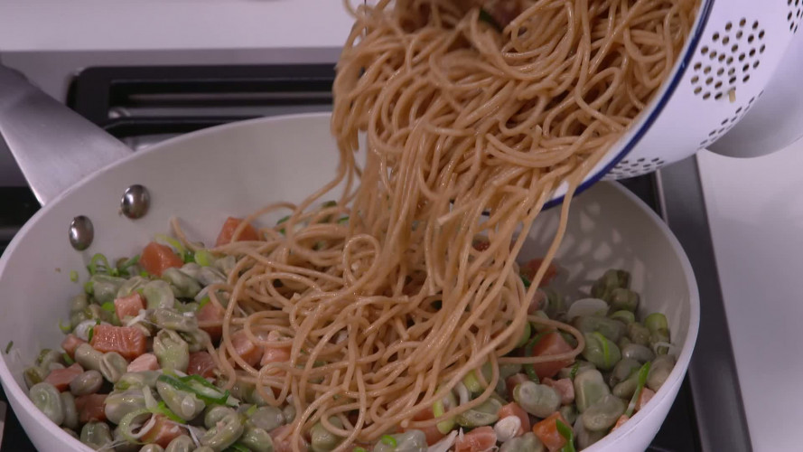 Spaghetti met tuinbonen en zalm 653518 stap 8