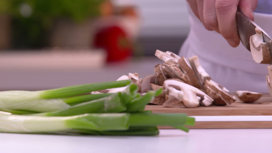 Oosterse soep met champignons en broccoli stap 2