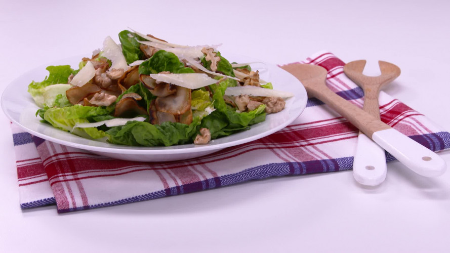 Salade met chips van aardperen