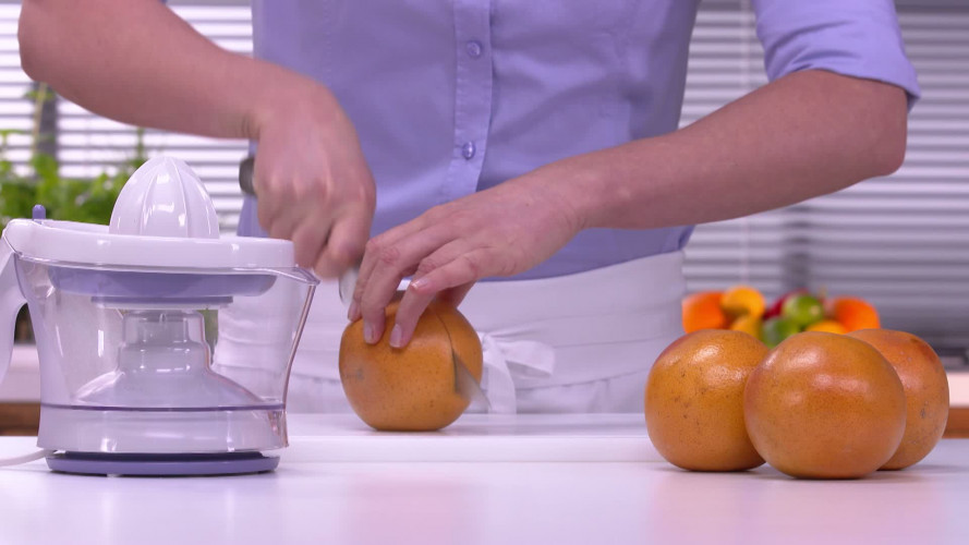 Grapefruit-bosvruchtensmoothie stap 1