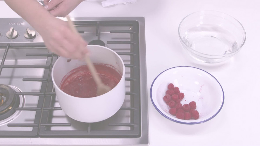 Frambozen-roomtaart stap 08