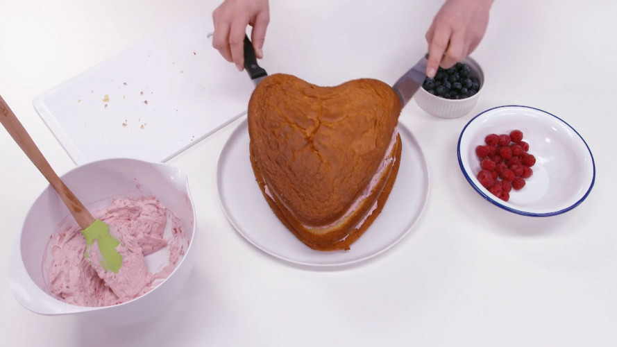 Frambozen-roomtaart stap 12