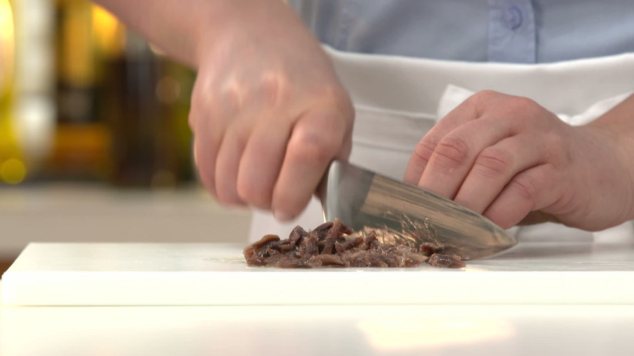 Antonio Carluccio's gevulde tomaten uit de oven R1038702 stap 03.mp4