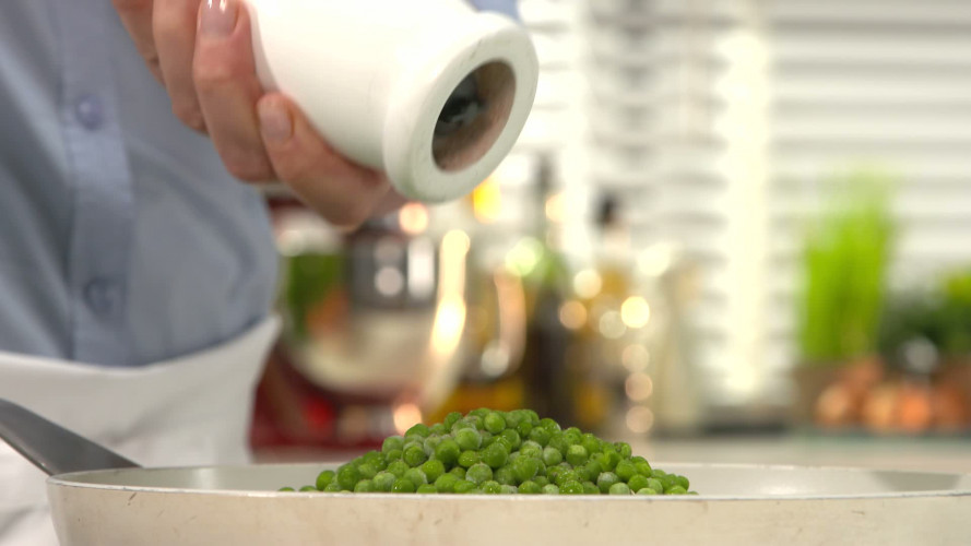 Antonio Carluccio's pasta en doperwten