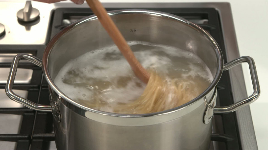 Spaghetti Puttanesca R951514 stap 06.mp4