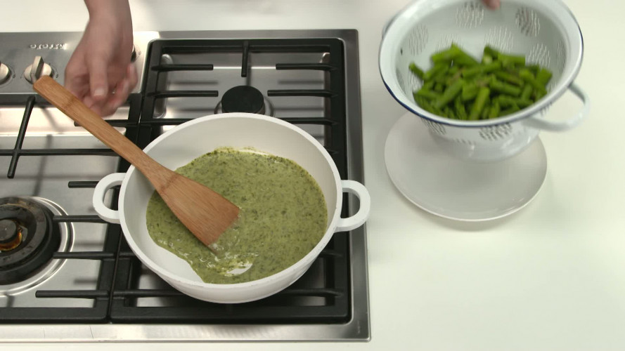 Pasta met zalm, spinazie en asperges