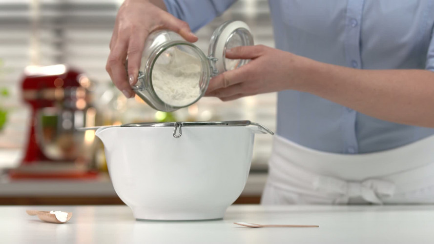 Delia Smith's rabarber-sinaasappelmuffins stap 03.mp4