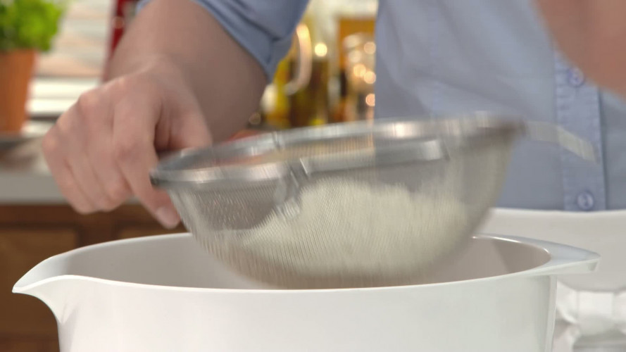 Delia Smith's rabarber-sinaasappelmuffins stap 06.mp4