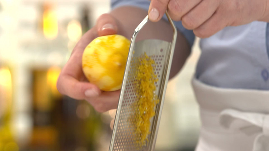 Delia Smith's geglazuurde laagjestaart met lemon curd stap 08.mp4