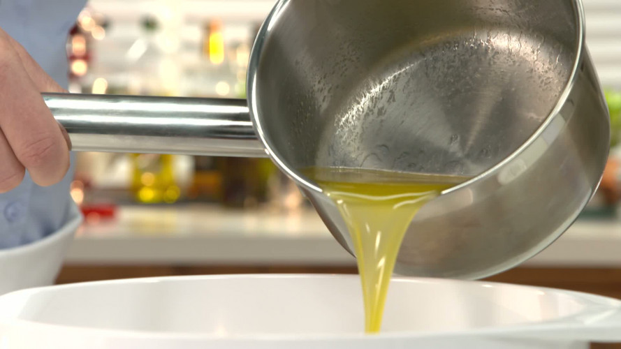 Antonio Carluccio's luchtig mascarponegebak R1030770 stap 04.mp4