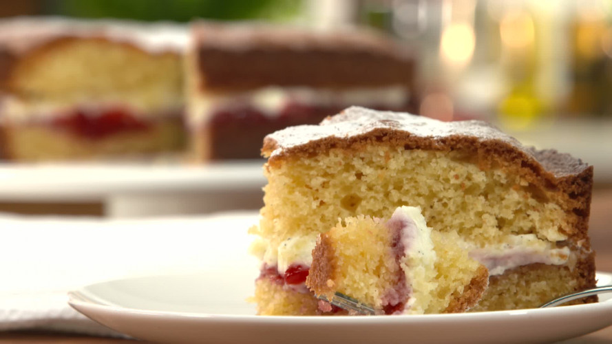 Antonio Carluccio's luchtig mascarponegebak R1030770 stap 11.mp4