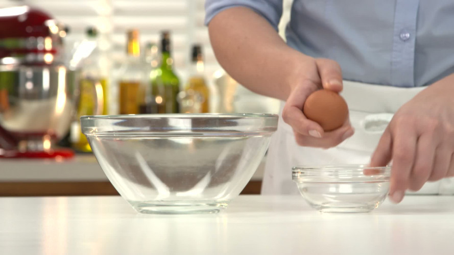 Brioche met gepocheerd ei R621088 stap 01.mp4