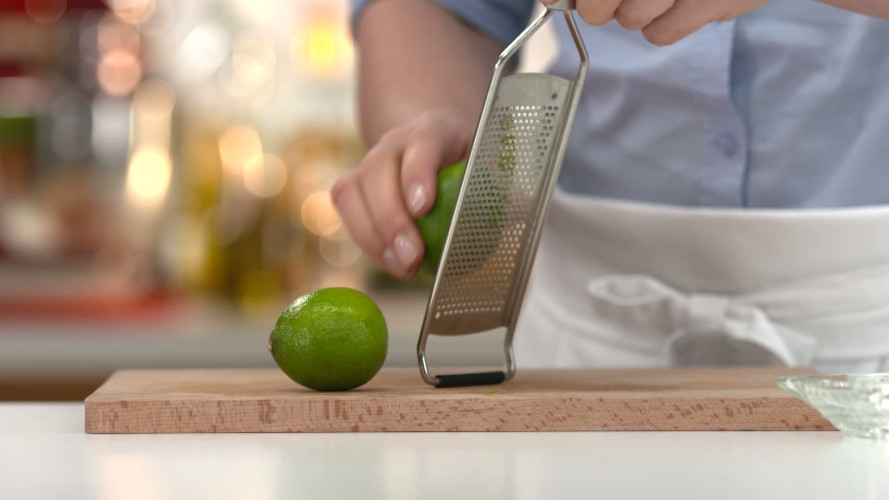 Mango-banaan-limoensmoothie R805312 stap 02.mp4