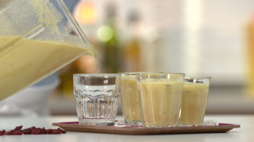 Mango-banaan-limoensmoothie R805312 stap 04.mp4