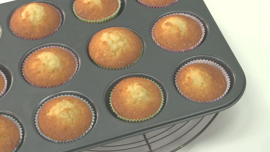 Vanille cupcakes R907474 stap 07.mp4