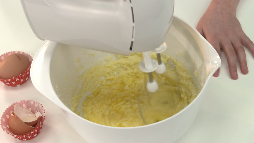Oranje-frambozencupcakes stap 04.mp4