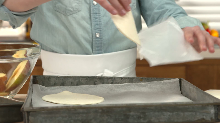 Hollandse appel-bladerdeegtaartjes stap 07.mp4