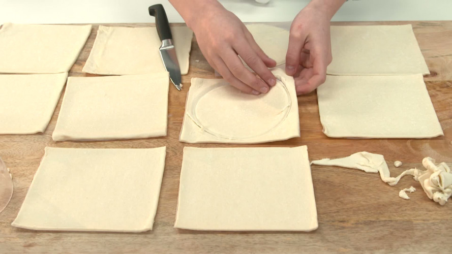 Hollandse appel-bladerdeegtaartjes stap 06.mp4