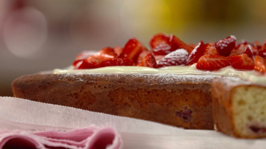 Aardbeienkwarkcake [AH05] stap 16.mp4