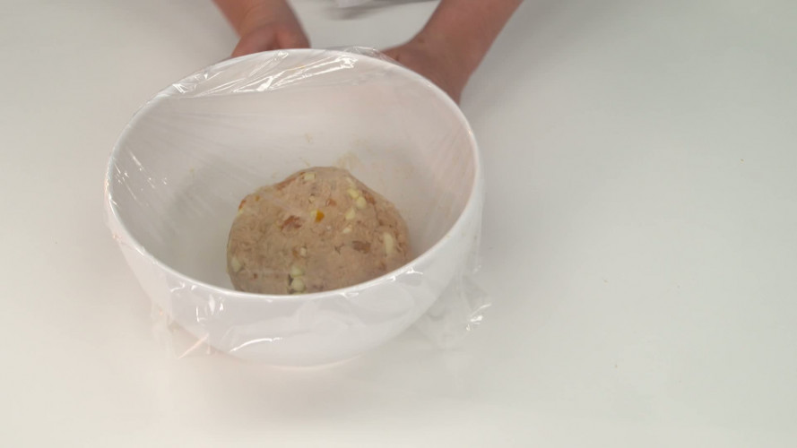 Zoete appel-abrikozenbroodjes R179240 stap 05.mp4