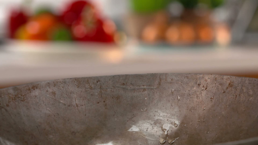 Groene lentesalade met avocadodressing stap 02.mp4