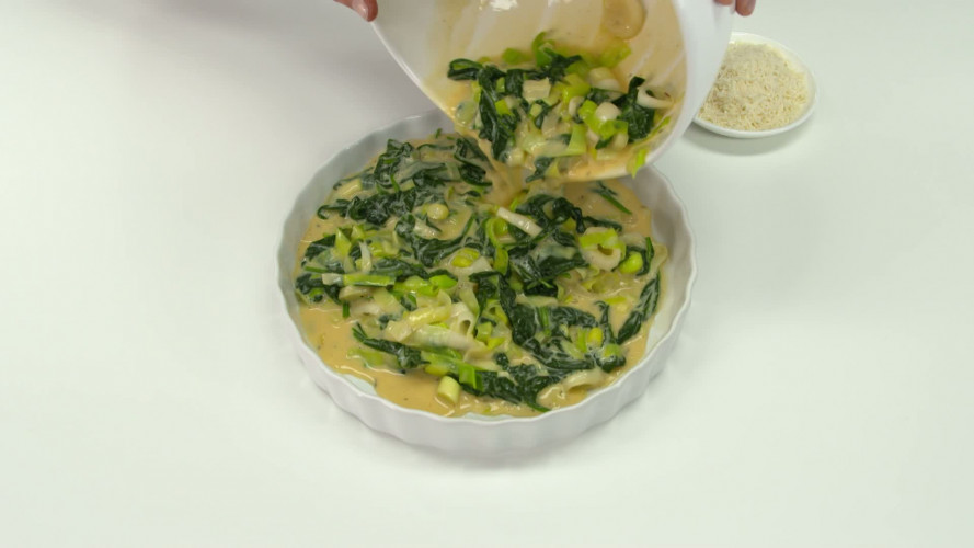 Ovenomelet met prei en spinazie stap 04.mp4