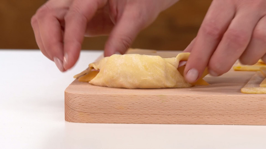 Crunchy croissants R633472 stap 04 [NEW].mp4