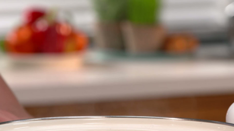 Rijkgevulde groentesoep R1038410 stap 05.mp4