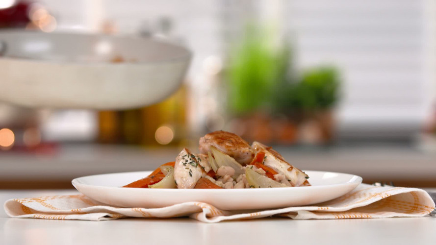 Hutspot van witte bonen en tijmkip R674390 stap 09.mp4