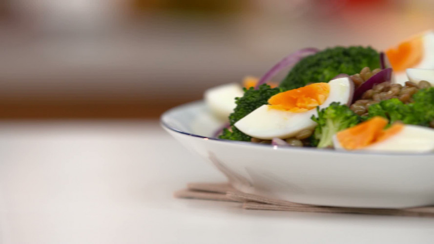Linzensalade met broccoli en ei R689038 stap 06.mp4