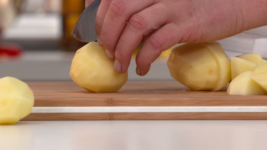 Aardappel-wortelstoof R882602 stap 01.mp4