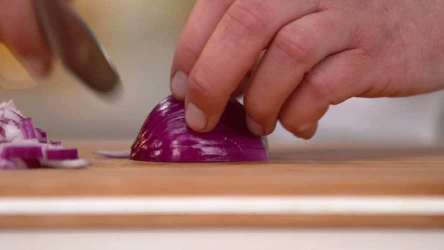 Aardappel-wortelstoof R882602 stap 02.mp4