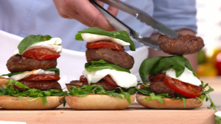 Dubbele capreseburger R726336 stap 10.mp4