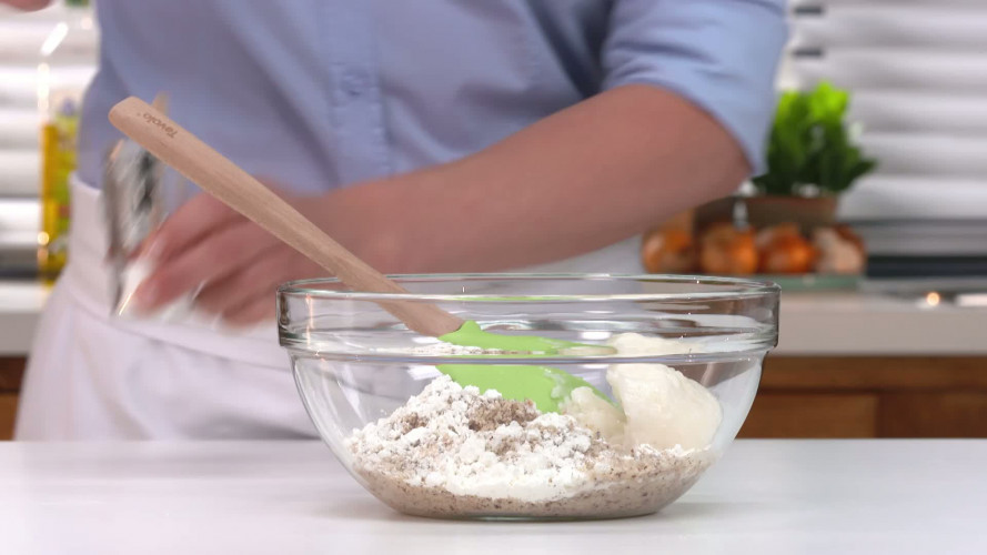 Glutenvrije taart met spinazie, zaden en avocado stap 02.mp4