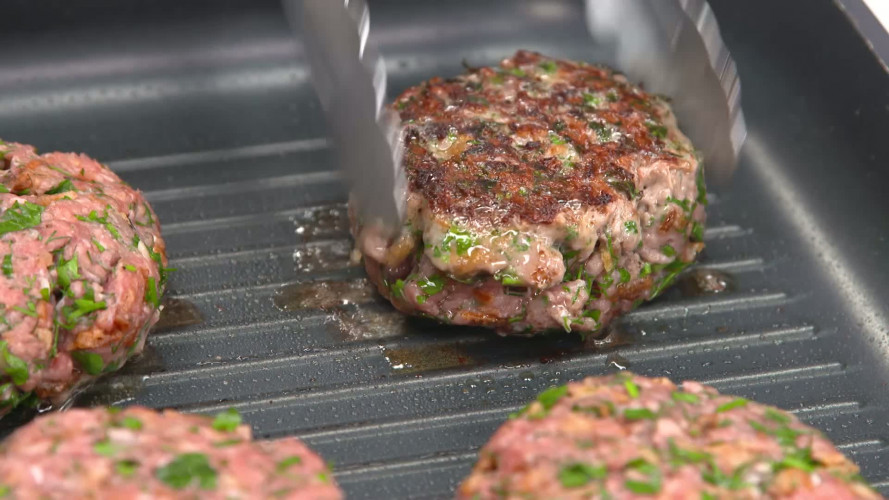 Griekse burger met kruiden & tzatziki stap 04.mp4