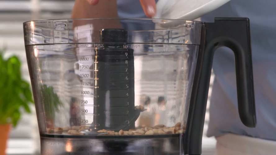 Open lasagne met pesto, pecorino en tomaat R743386 stap 04.mp4