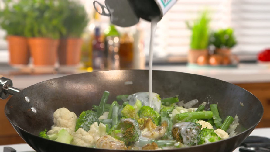 Groenten in Thaise currysaus R1055420 stap 04.mp4