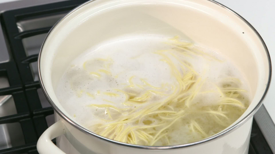 Shichimi-zalm met apergenoedels R1021402 stap 02.mp4