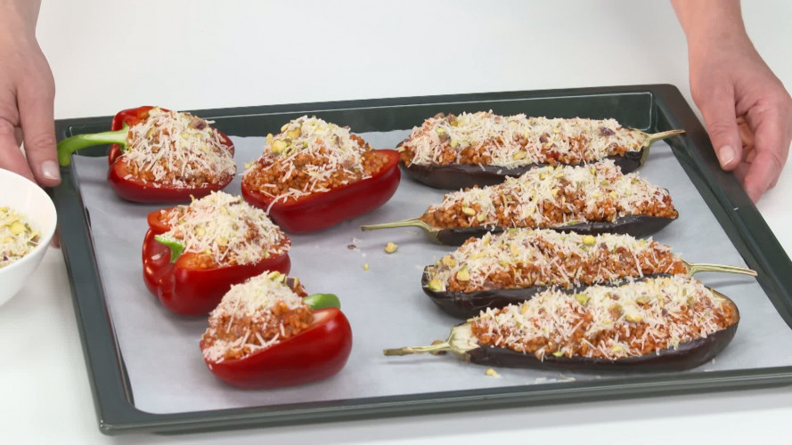 Gevulde aubergine & paprika met mediterrane bulgur stap 14.mp4