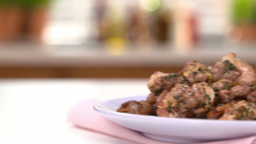 Kip-citroen-rozemarijnspiesen R951580 stap 08.mp4