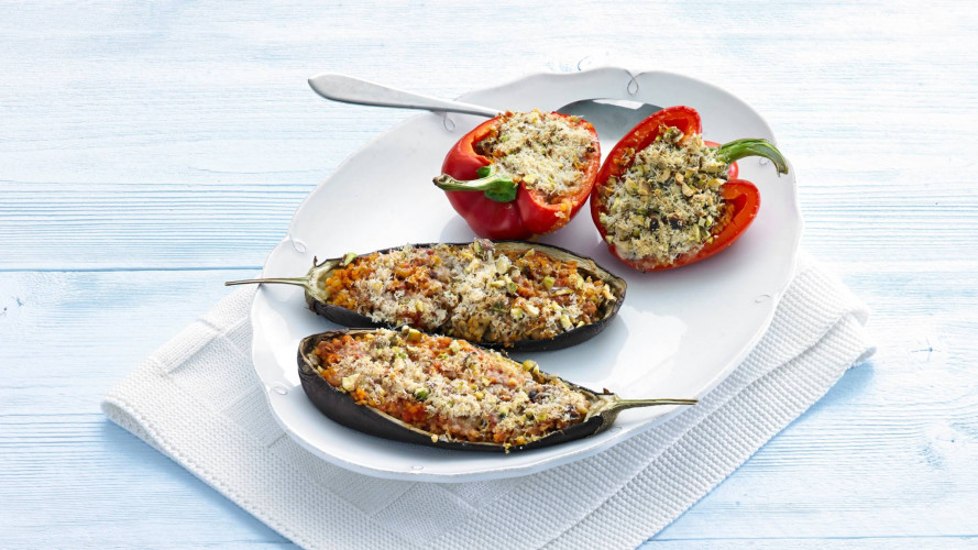 Gevulde aubergine & paprika met mediterrane bulgur