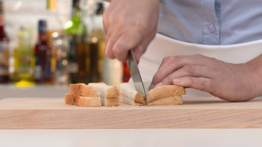 Spinaziesalade met pasta en avocado R438402 stap 02.mp4