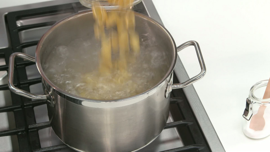 Schelpjes met courgette, munt & amandelen stap 01.mp4