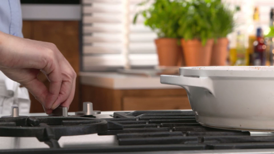 Spaanse gehaktballetjes in pittige tomatensaus (albondigas) R521180 stap 07.mp4